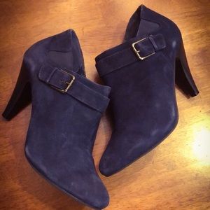 Alfani blue suede booties 💙